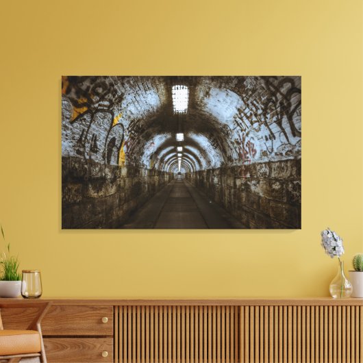 Donkere onderaardse tunnel canvas afdruk (Insitu (Woonkamer))