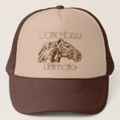 Donkere paard Ultimate Trucker Hat, bruin Trucker Pet (Voorkant)