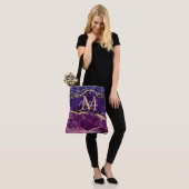 Donkere Paarse en goudglittersequins Agate Tote Bag (Op model)