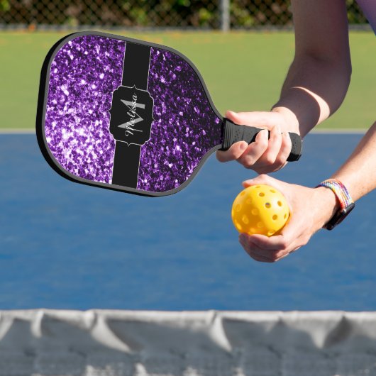 Donkere Paarse faux glans monogram Pickleball Paddle (Insitu)