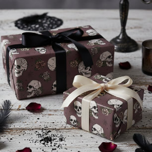 Donkere Paarse Gotische Schedels en Rozen Bloemen Cadeaupapier