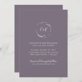 Donkere Paarse monogram Floral WreatScript Weddens Kaart (Voorkant / Achterkant)