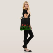 Donkere Pastel Rode Bloemen Tote Bag (Op model)