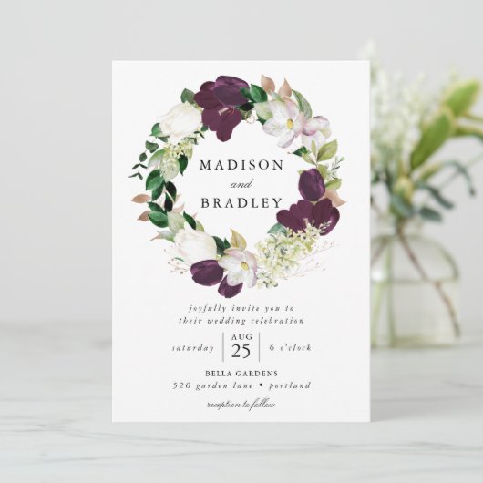 Donkere pruim bloemenkrans | Bruiloft Kaart (Staand voorkant)