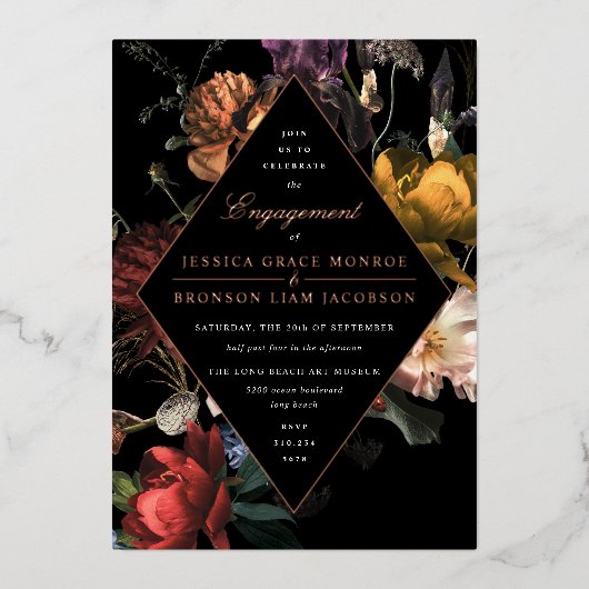 Donkere romantische bloemengebonden engagementpart folie uitnodiging (Voorkant)