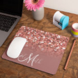 Donkere Roos Gold Glitter Bling Personated Muismat<br><div class="desc">Dit ontwerp bevat geen daadwerkelijke glitter of sequinen. Het kan in het gebied worden gepersonaliseerd door de foto en/of tekst te wijzigen. Of het kan worden aangepast door te klikken deze Sjabloon personaliseert en dan de klik te kiezen om verdere optie aan te passen en de kleur van de achtergrond...</div>