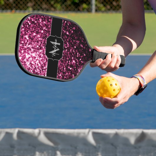 Donkere roze bruine glitter monogram pickleball paddle (Insitu)