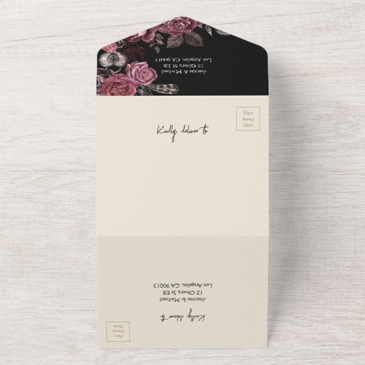 Donkere Rozen Zwart Bloemen Gotische bruiloft All In One Uitnodiging (Buitenkant)
