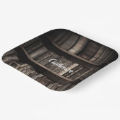 Donkere rustieke Boekenplanken Achtergrond Papieren Bordje (Gebogen)