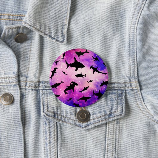 Donkere schaduw vis haai op gradiënt melkwegstelse ronde button 7,6 cm (In situ)