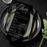 Donkere Skull Beauful Script Gothic Wedding Menu<br><div class="desc">Het de trouwmenu van de gothic in schaduwen van houtskool,  zwart,  en wit met een schedel en  doopvonten.</div>