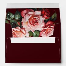 Donkere, sombere roze en rode rozen bloemige bruil