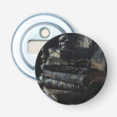 Donkere Tatty Oude Boeken met Schedel Button Flesopener (Voorkant)