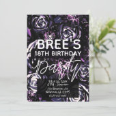 Donkere tuin die paarse bloemen speelt kaart (Staand voorkant)