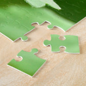 Donkere vlinder op bladeren in de Natuur Legpuzzel (Zijkant)