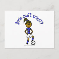 Donkere voetzoeker in blauw uniform