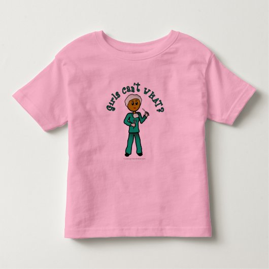 Donkere Vrouw chirurg op groene schaal Kinder Shirts (Voorkant)