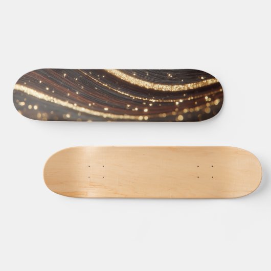 Donkere walnoot houtnerf met sprankelende gouden r persoonlijk skateboard (Horizontaal)