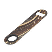 Donkere walnoot houtnerf met sprankelende gouden r speed flessenopener (Achterkant Gekanteld)