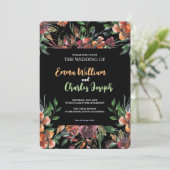 Donkere wilde bloemen bruiloft thema uitnodiging (Staand voorkant)