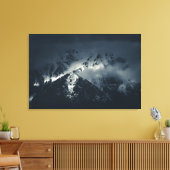 Donkere wolken over de bergen canvas afdruk (Insitu (Woonkamer))