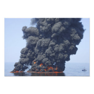 Donkere wolken rook en vuur ontstaan 2 foto afdruk