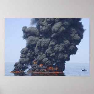 Donkere wolken rook en vuur ontstaan 2 poster