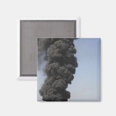 Donkere wolken van rook en vuur ontstaan. magneet (Voorkant / Achterkant)