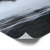 Donkere wolken van rook en vuur ontstaan. poster (Hoek)