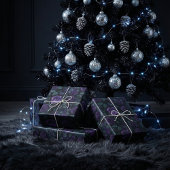 Donkergotisch bloemenpatroon met diep Paarse Rozen Cadeaupapier