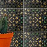Donkergrijs groen geel Marokkaans mozaïekgeometris Tegeltje<br><div class="desc">Uniek decoratief tegel met een naadloos mozaïekpatroon in grijs,  groen en geel schoppen.</div>