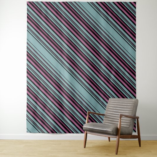 Donkergrijs roze gestreepte patroon wandkleed (In situ)