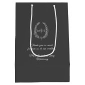 Donkergrijs wit blad ovale krans monogram bruiloft medium cadeauzakje (Achterkant)