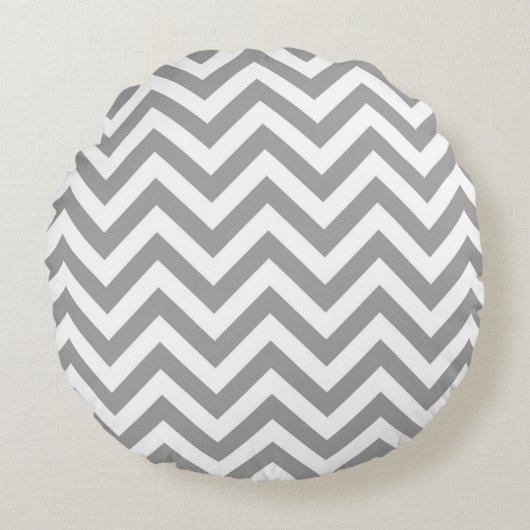 Donkergrijs Wit Groot Chevron ZigZag Patroon Rond Kussen (Voorkant)