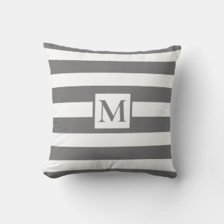 Donkergrijs wit strips monogram kussen