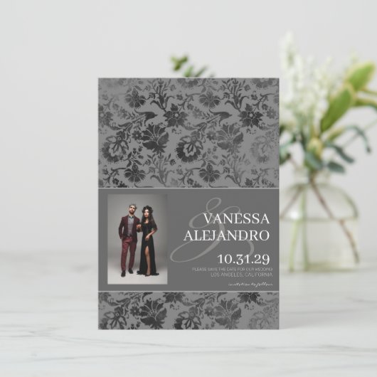 Donkergrijze bloemen save the date (Staand voorkant)