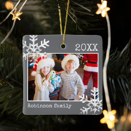 Donkergrijze foto White Snowflakes Holiday Keramisch Ornament