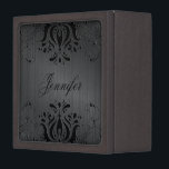 Donkergrijze metaaltextuur & zwarte  kant premium decoratie doosje<br><div class="desc">Donkergrijze tinten getextureerd metallic zien er eenvoudig en elegant uit met zwart   en elegant bloemig kant en wervelingen. Aangepast en optioneel monogram</div>