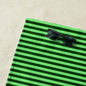 Donkergroen en licht groen Stripes/lijnpatroon Strandlaken (In situ)