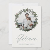 Donkergroen kerstkrans Foto Geloof Feestdagenkaart (Voorkant)