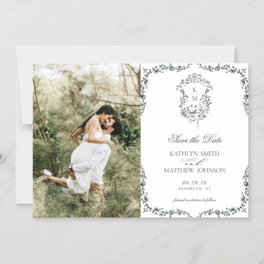 Donkergroen Monogram  Crest Sla de datum op Magnetische Uitnodiging (Voorkant)