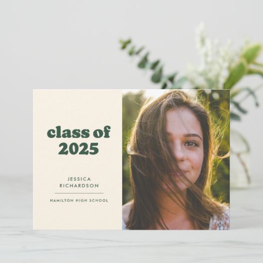 Donkergroen Retro Eenvoud Foto Afstuderen Aankondiging (Staand voorkant)