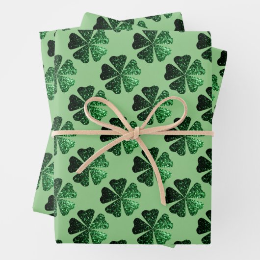 Donkergroen sparkly Shamrock patroon op salie groe Inpakpapier Vel (In situ)