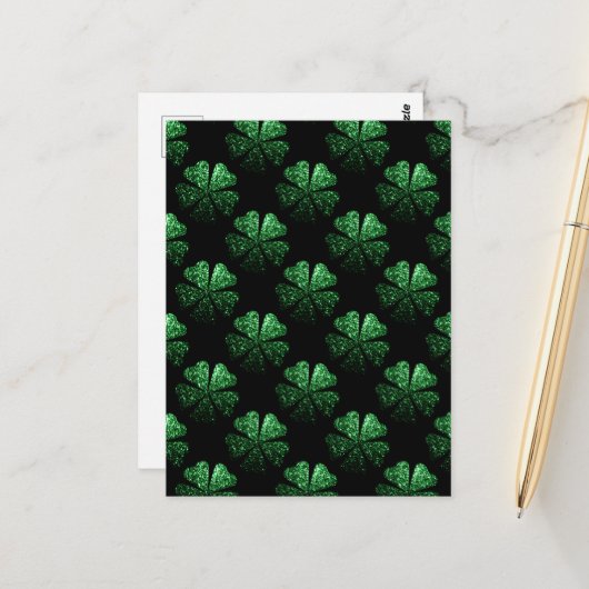 Donkergroen sprankelend Shamrock patroon op zwart Briefkaart (Voorkant / Achterkant in situ)