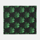 Donkergroen sprankelend Shamrock patroon op zwart Fleece Deken (Voorkant (Horizontaal))
