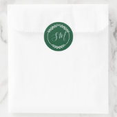 Donkergroen wit blad krans monogram bruiloft ronde sticker (Tas)