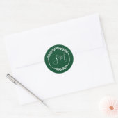 Donkergroen wit blad krans monogram bruiloft ronde sticker (Envelop)