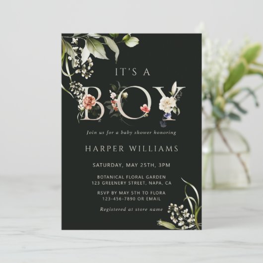 Donkergroene Floral Botanical Letter Boy Baby show Kaart (Staand voorkant)