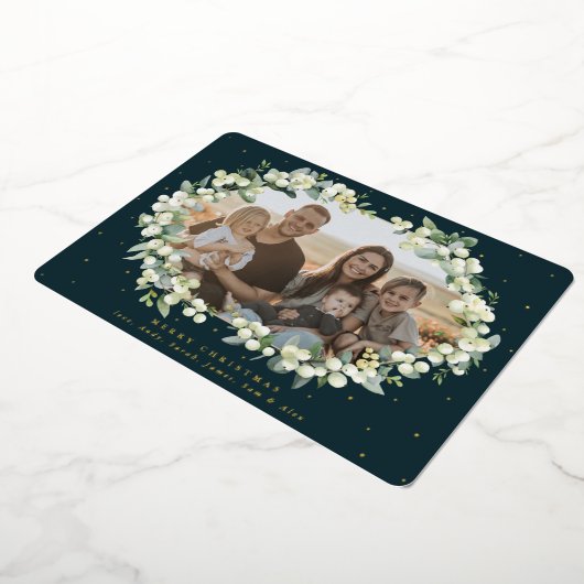 Donkergroene sneeuwbes + kerstfoto met eucalyptus folie feestdagenkaart (Gedraaid)