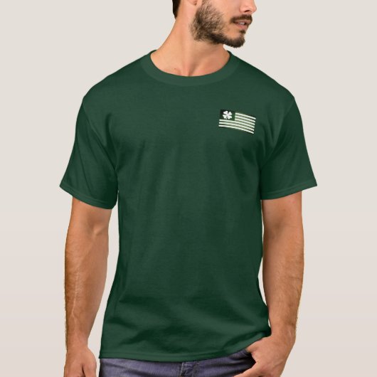 Donkergroene St Patrick's Day t shirt met vlag log (Voorkant)